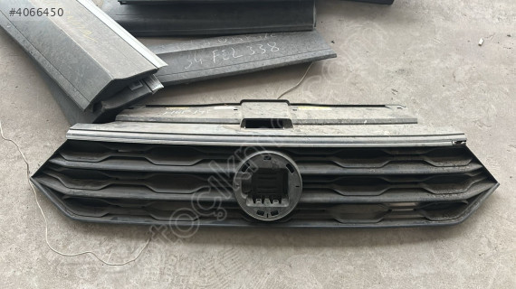 Volkswagen troc  17-20 Ön panjur.