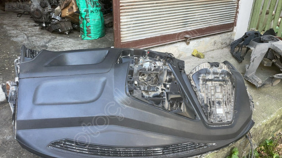 Ford custom torpido çıkma