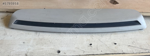 Mercedes  C Sınıfı W205 Arka Üçüncü Ek Fren Lambası Lambası