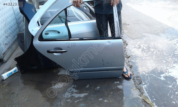 MERCEDES E180 E200 E220 E250 W210 SAG ARKA KAPI