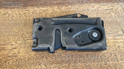 VOLVO XC90 SAĞ KAPUT KİLİDİ 32226109