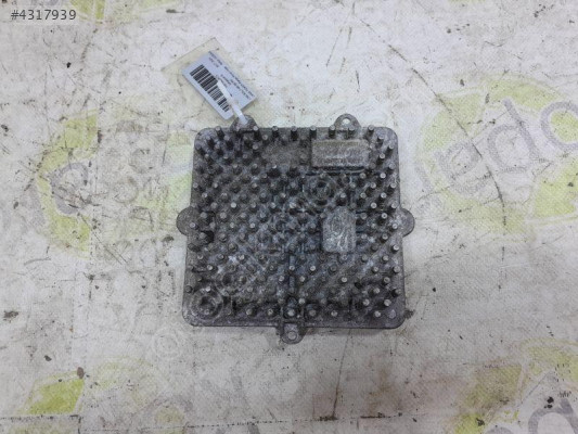 RANGE ROVER VELAR 2017 2023 L560 SOL FAR BEYNİ R8A2-13E005-BA