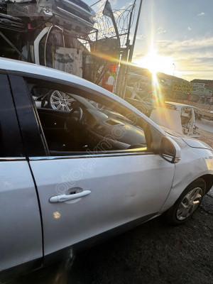 RENAULT FLUENCE SAĞ ÖN KAPI KONUK OTO