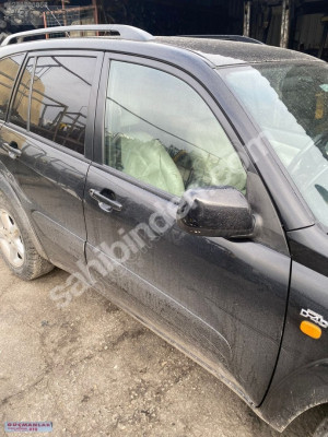 TOYOTA RAV4 İçin Çıkma Sağ Ön Kapı Parçası