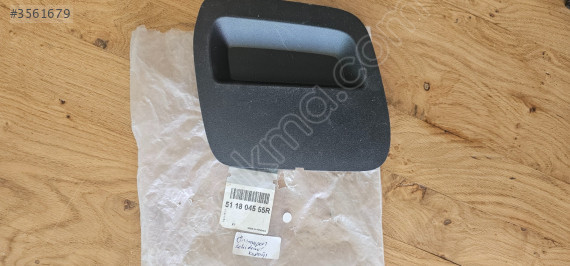 Duster 2-II Çeki Demir Kapağı Arka (Siyah) 511656583R