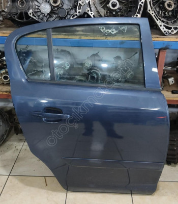 OPEL CORSA D HATASIZ SAĞ ARKA KAPI