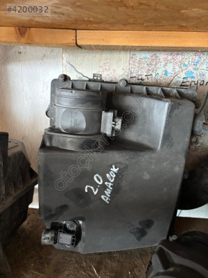 AMAROK 2.0 TDİ ÇIKMA ORJİNAL HAVA FİLTRESİ KUTUSU