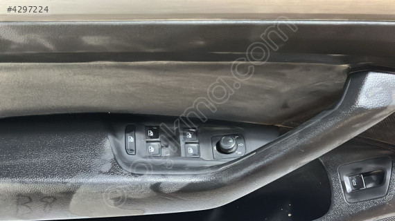 15-20 WV PASSAT B8 SOL ÖN KAPI DÖŞEMESİ 4 LÜ CAM DÜĞMESİ ORJ