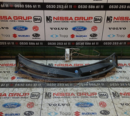 SUZUKİ SWİFT 2018-25 ÖN CAM IZGARASI ORJİNAL ÇIKMA YEDEK PARÇA