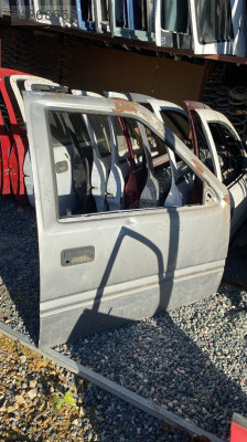 OPEL FRONTERA SAĞ ÖN KAPI.OTO ERKAN ÜNYE