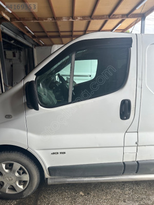 Reno trafic sol ön kapı dolu hatasız