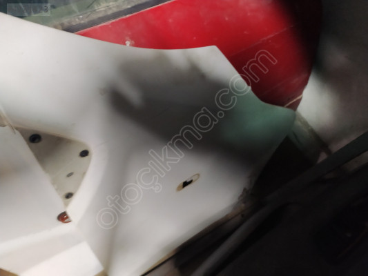 Renault trafic sağ ön çamurluk