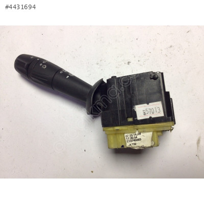 Renault Captur Sinyal Kolu E10745563