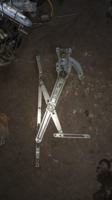 Mazda e2200 sağ ön cam krikosu yedek parça