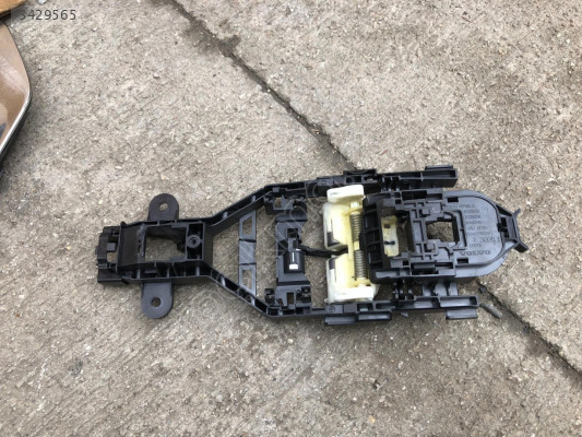 VOLVO XC90 SAĞ ÖN KAPI KOLU TABANI 31378253