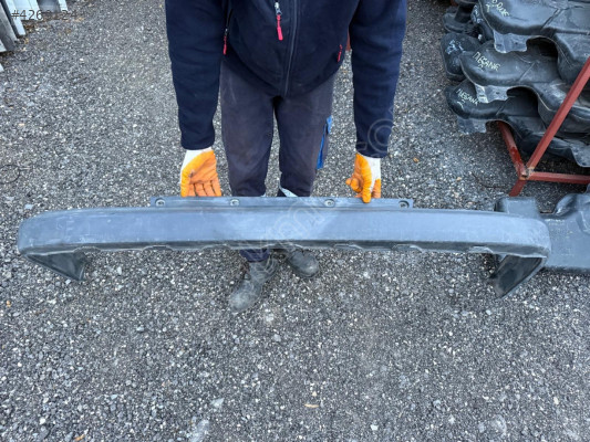 TOYOTA AVENSİS ARKA TAMPON ÜST ORJİNAL ÇIKMA TEMİZ 98-01 MODEL