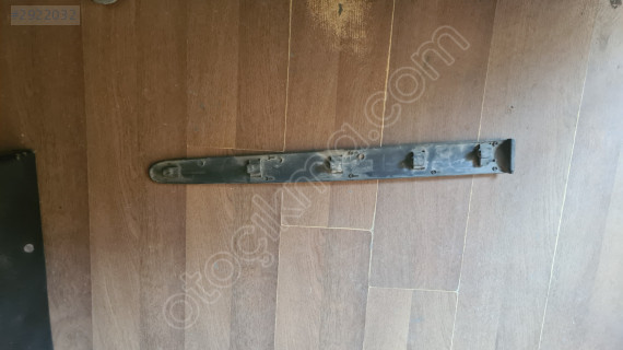 RENAULT MEGANE 1 SAĞ ARKA KAPI BANDI