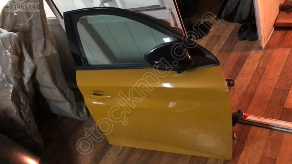 PEJO 208 2022 MODEL SAĞ ÖN KAPI DOLU HATASIZ