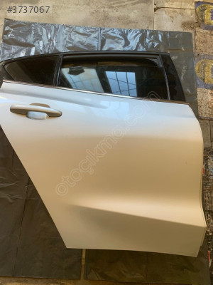 FORD FOCUS-4.5 ÇIKMA ORİJİNAL HATASIZ SAĞ ARKA KAPI