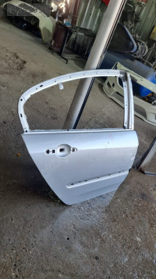 Renualt laguna 3 model 2010 sag arka kapi