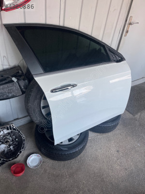 FİAT EGEA SAĞ ÖN KAPI BOYALI