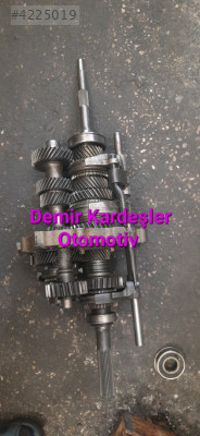 Nissan Skystar Yd25 Çıkma Şanzıman