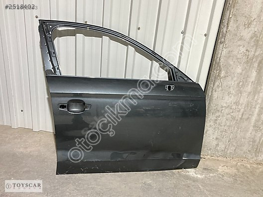 Audi A3 Sedan Sağ Ön Kapı Çıkma Temiz