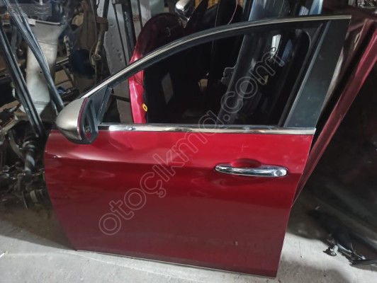 Fiat EGEA sol ön kapı alev kırmızı