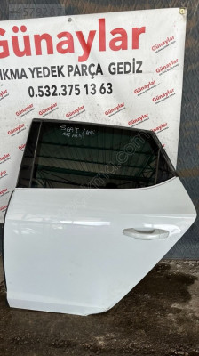 SEAT LEON SAĞ ARKA KAPI