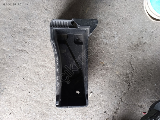 Toyota Yaris sağ arka bagaj iç döşeme 2005 2013