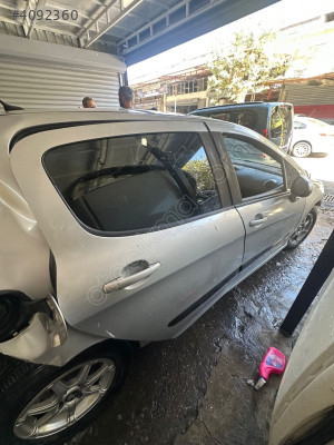Peugeot 308 sağ arka kapı