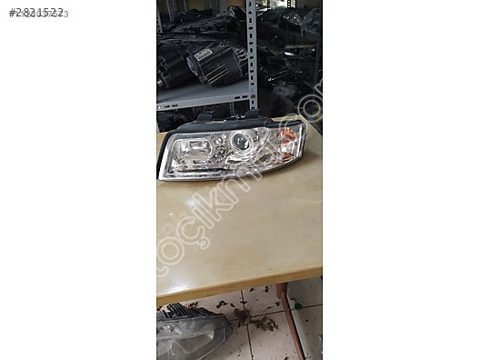 2004 Audi A4 Modeli İçin Sağ Ön Far Parçası