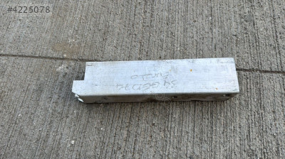 AUDI AQ5 ARKA TAMPON TUTUCU SOL BRAKET TAŞIYICISI 8R0807331B