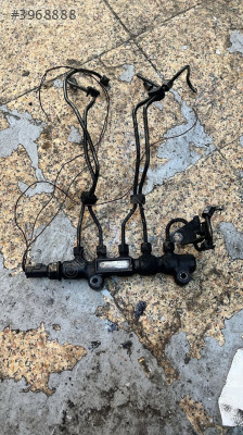 Ford 1.6 Hdi dv6 enjektör kütüğü 9654592680