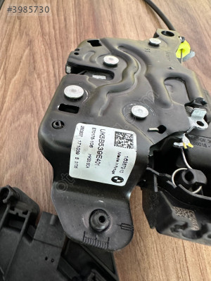 BMW G60 520İ İ5 BAGAJ KİLİDİ ÇIKMA ORJİNAL 5B539E4