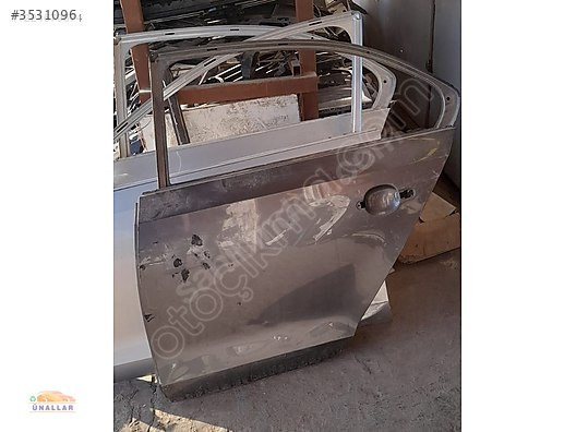 VW Jetta Sol Arka Kapı - Ünallar Oto Yedek Parça Stoklarında