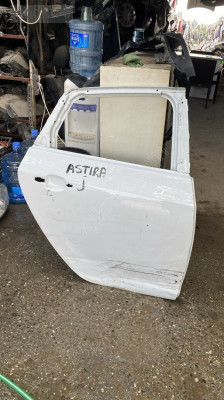 Opel astra j  2014 model sag arka kapı