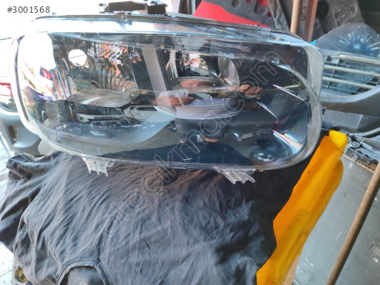 Citroen Berlingo sağ ön far hatasız ayaklar Sağlam