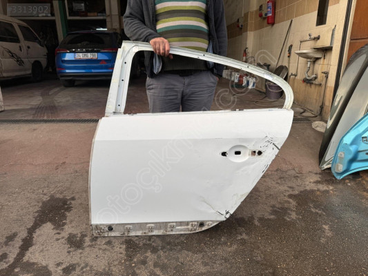 RENAULT FLUANCE BEYAZ SOL ARKA KAPI ORJINAL