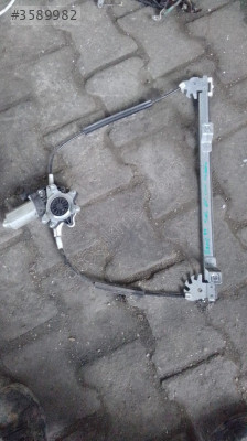 ÇIKMA PARÇA RENAULT 19 SAĞ ÖN CAM MOTORU