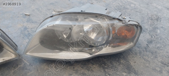 Audi A4 Sarı Sinyalı Sol Ön Far