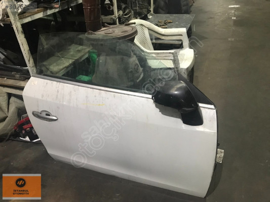 RENAULT MEGANE 3 CABRIO SAĞ ÖN KAPI ORIJINALL ÇIKMA
