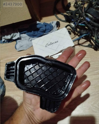 Opel Corsa D makyajlı kasa sağ far toz kapağı
