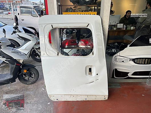 RENAULT EXPRESS SAĞ SÜRGÜLÜ KAPI ORJİNAL