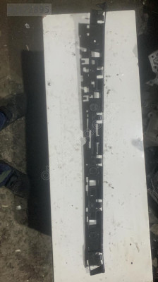 5C6807863 vw jetta arka tampon braketi