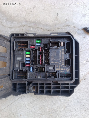 284B74633R Renault Clio 5 Alpin sigorta tabla