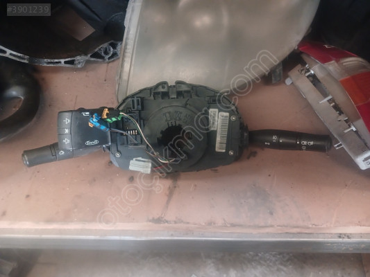 RENAULT MEGANE 2 SİNYAL SİLECEK KOLU ÇIKMA
