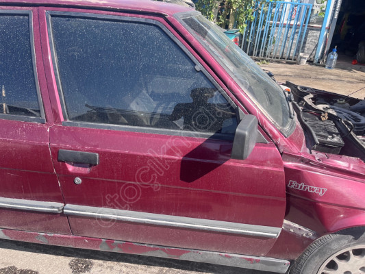 Renault R9 sağ ön kapı