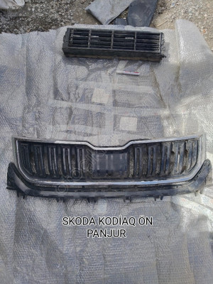 SKODA KODİAQ ORJİNAL ÖN PANJUR AZ HASARLI