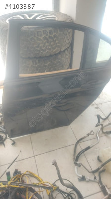 BMW F10 SOL ARKA KAPI